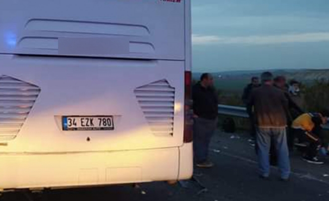 Şanlıurfa’da tır ile otobüs çarpıştı! 10 yaralı