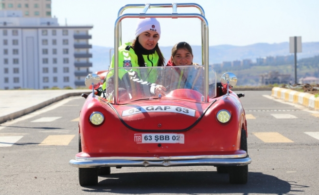Şanlıurfa’da çocuklara güvenli trafik eğitimi