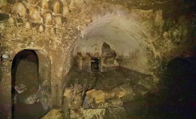 Fotoğraf sanatçısı Alican, tarihi Kızlar Hamamı’nı görüntüledi