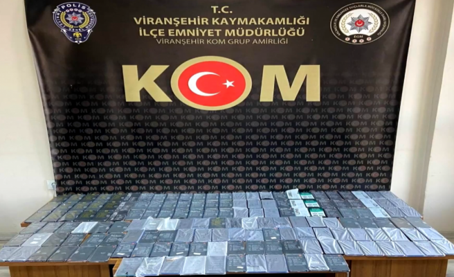 Viranşehir'de kaçak cep telefonu operasyonu