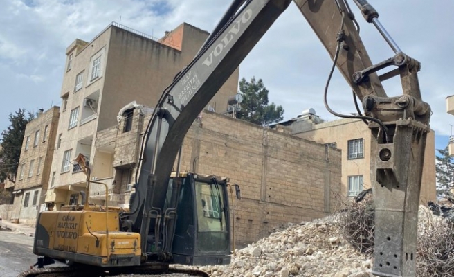 Hafriyat şirketleri zararına çalışıyor