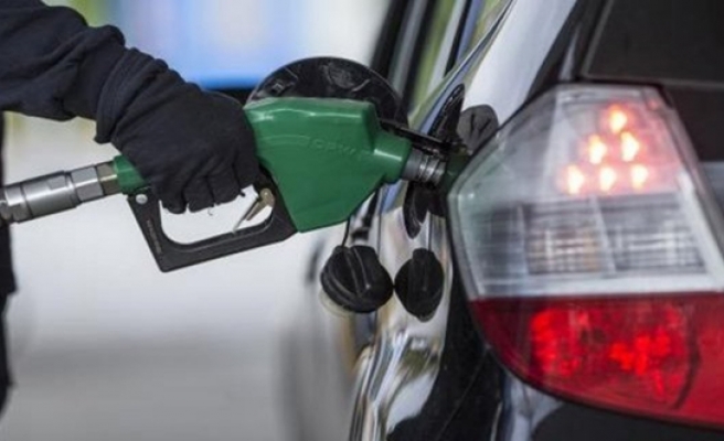Benzin ve motorine yapılan son zam iptal edildi