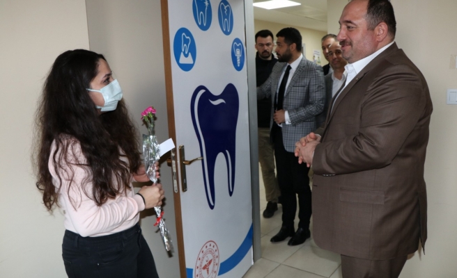 Ekinci, sağlık çalışanlarının günlerini kutladı