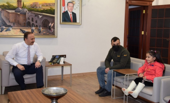 Urfalı küçük kızdan Vali Erin'e teşekkür ziyareti