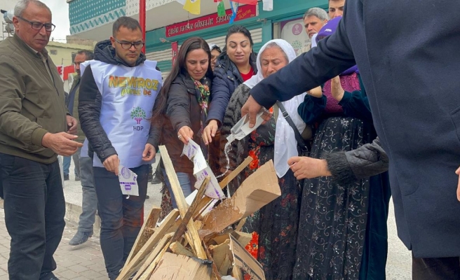 Urfa’da Nevruz ateşi