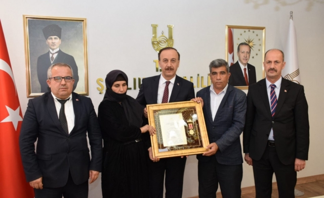 Urfalı şehit ailesine Övünç Madalyası verildi