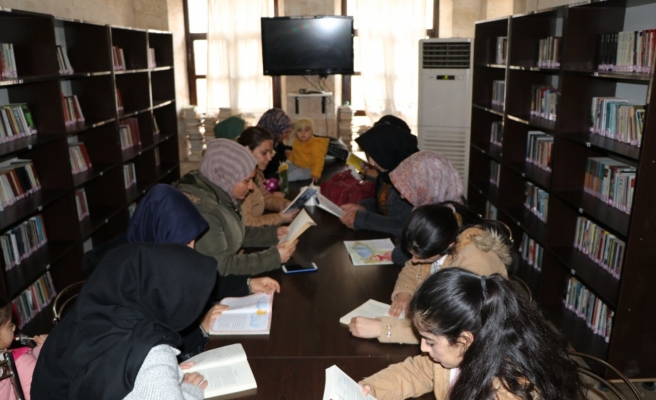 Viranşehir’de kadınlar okuma yazma öğreniyor
