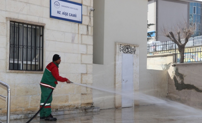 Karaköprü'de camilere Ramazan temizliği