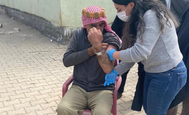 Viranşehir’de yaşlıların ayağına giden aşı hizmeti