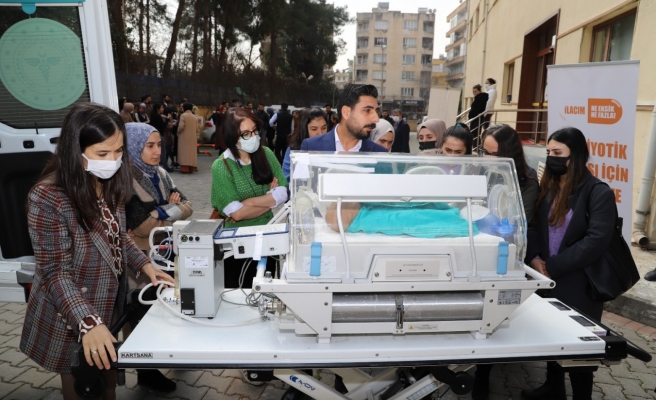 Sağlık personeline yeni doğan eğitimi