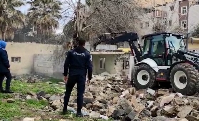 Viranşehir’de metruk yapılar yıkılıyor