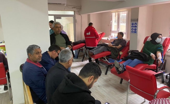Viranşehir'de sağlıkçılar kan bağışladı