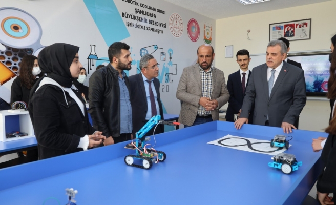 Liseye robotik kodlama odası açıldı