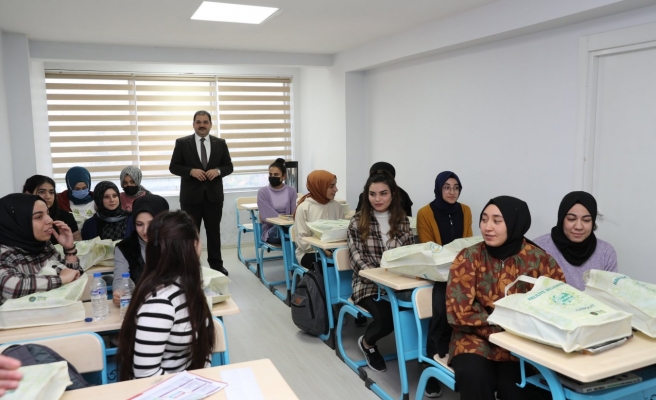 Haliliye’den öğrencilere eğitim desteği