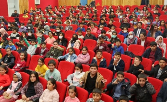 Eyyübiye’de öğrenciler için tiyatro gösterimi