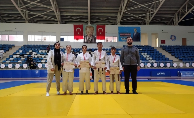 Şanlıurfalı judocular Hakkari’de parladı