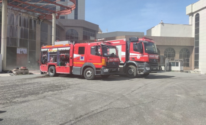 Urfa'da inşaat halindeki otelde yangın: 1 ölü
