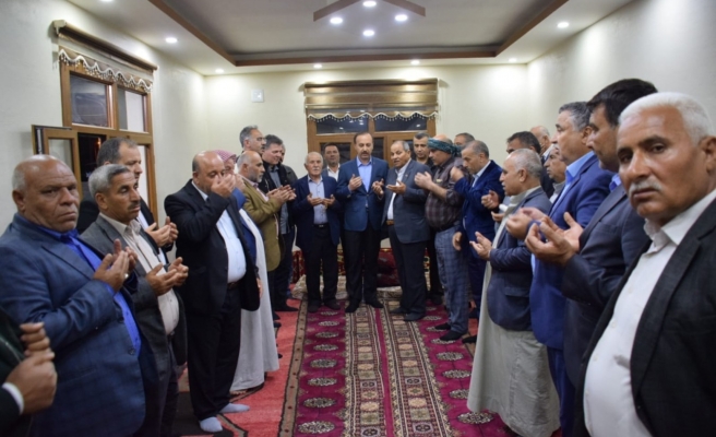 Eyyübiye'de taşlı sopalı kavga edenleri Vali Erin barıştırdı