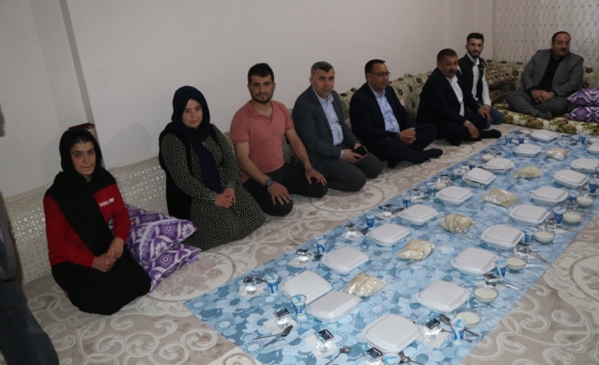 Ekinci’den çat kapı iftar ziyareti