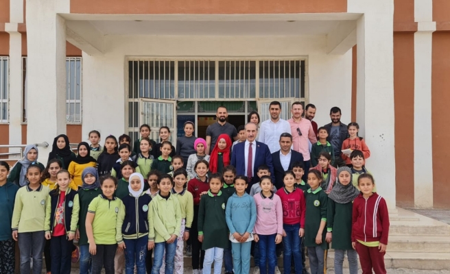 Başkan Yalçınkaya’dan başarılı olan öğrencilere ödül