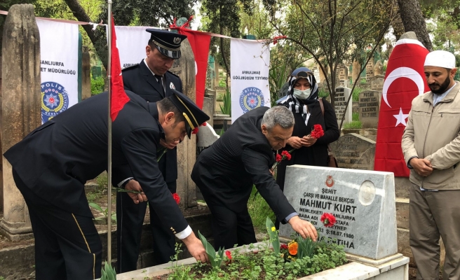 Şanlıurfa’da emniyet teşkilatı şehitliği ziyaret etti