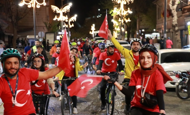 Kutlamalar renkli görüntülere sahne oldu