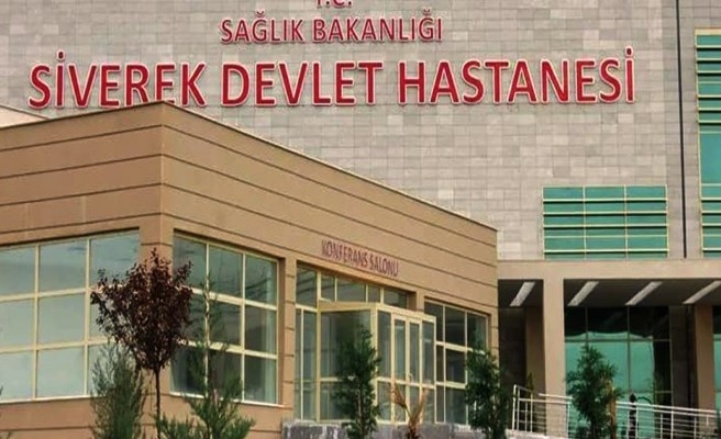 Siverek'te direksiyon hakimiyetini kaybeden otomobil şarampole uçtu!