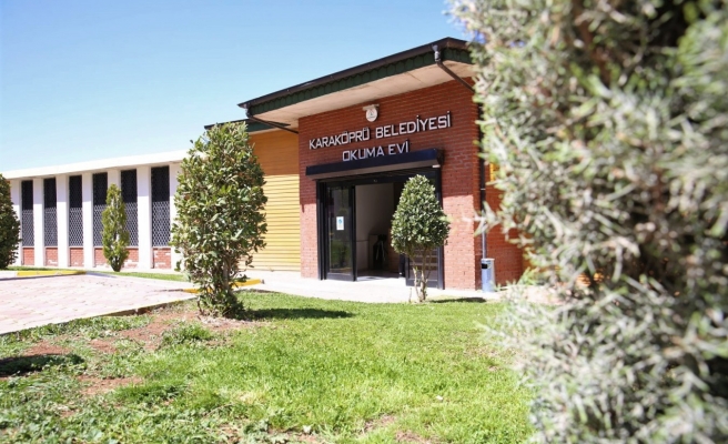 Karaköprü'de öğrenciler sınavlara okuma salonlarında hazırlanıyor