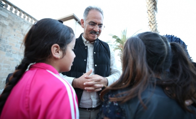 Kuş, yetim ve öksüz çocuklarla iftarını açtı