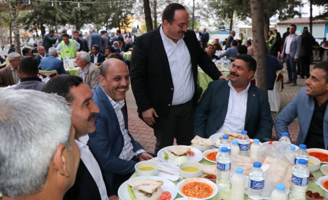 Ekinci’den muhtar ve oda başkanlarına iftar yemeği