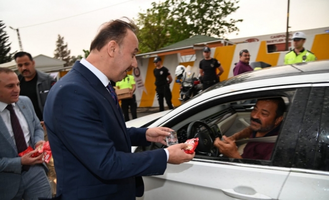Vali Erin emniyet kemeri kontrolü yaptı