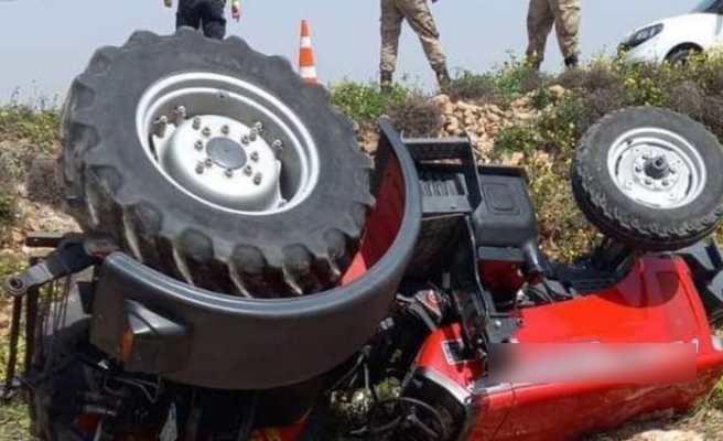 Traktör altında can verdi!