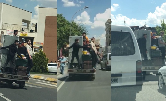 Kamyonet kasasında tehlikeli yolculuk!