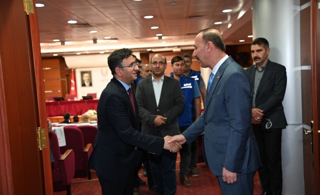 Erin kamu yöneticileriyle helalleşti