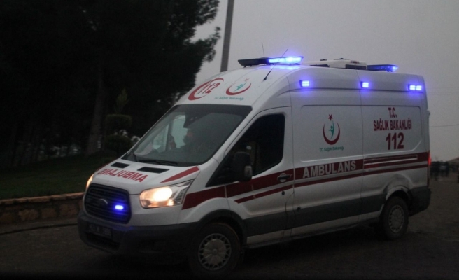 Yolun karşısına geçmeye çalışan yayaya araç çarptı!