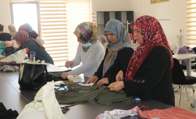 Zamanlarını meslek öğrenerek değerlendiriyorlar