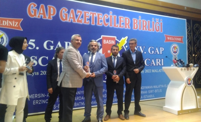 Gazeteci İnan'a ödül