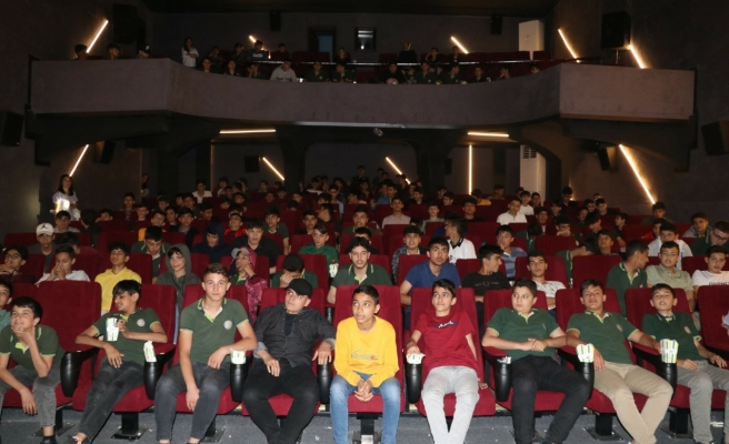Urfalı öğrenciler sinema keyfi yaşadı