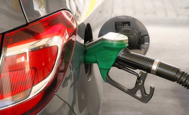 Benzin ve motorine zam bekleniyor
