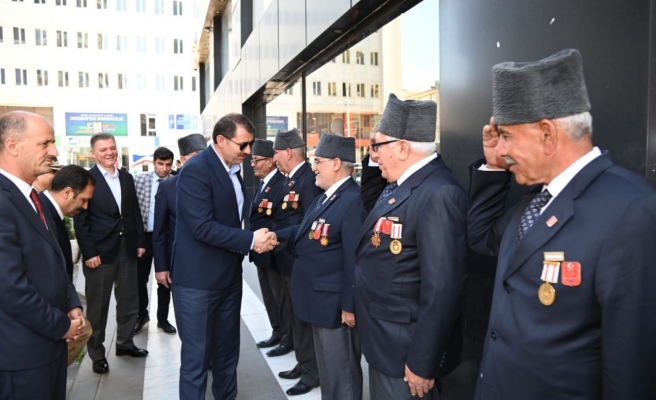 Vali Ayhan’dan Şehit ve Gazi derneklerine ziyaret