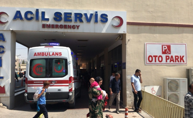 Urfa’da bir genç bıçakla intihara kalkıştı