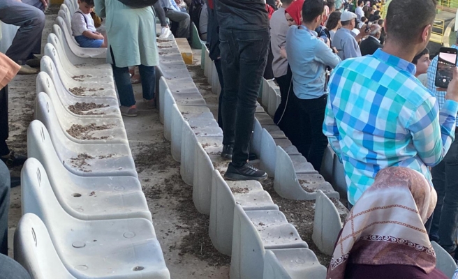 HRÜ’nün mezuniyet töreninde skandal görüntüler