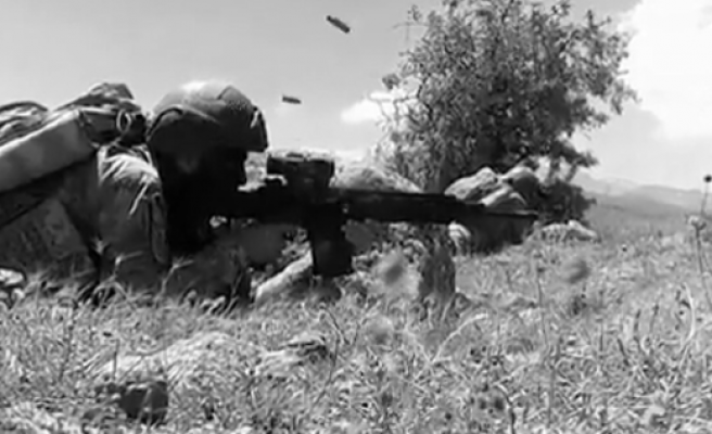 Sınırda taciz ateşi açan teröristler etkisiz hale getirildi!