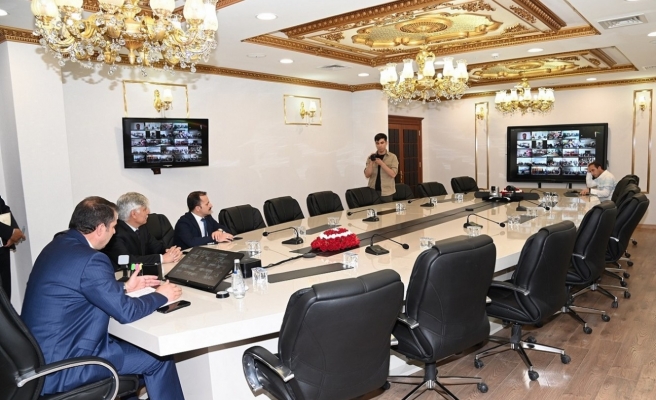 Vali Ayhan sınava girecek öğrencilere başarılar diledi