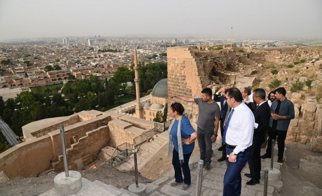 Vali Ayhan: Urfa her alanda eşsiz bir şehir