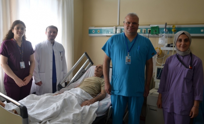 Urfa'da başarılı operasyon!  ‘Yapay damar’ ile hayata tutundu