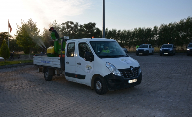 Siverek’te 50 personel 20 araçla ilaçlama yapılıyor