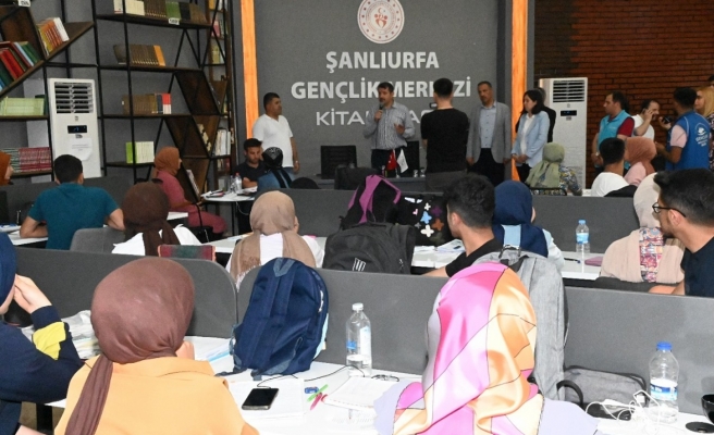 Vali Ayhan: Urfa’daki genç potansiyelin farkındayız