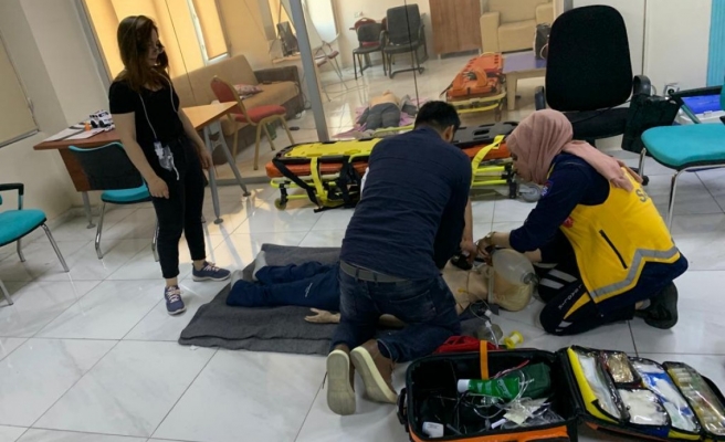 Sağlık personellerine gerçeğini aratmayan uygulamalı eğitim