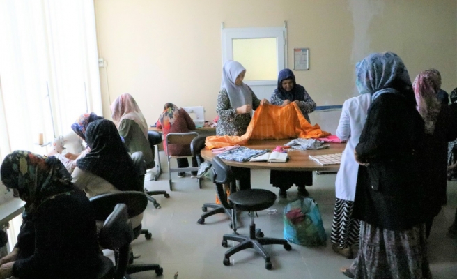 Kadınlar el sanatları kurslarına ilgi gösteriyor